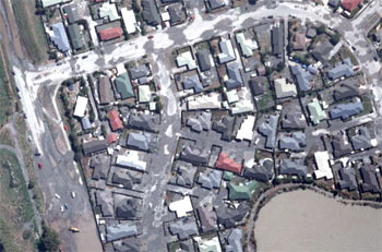 クライストチャーチ地震後の衛星写真