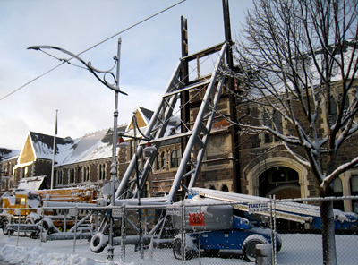 雪でアートセンターの工事も中断